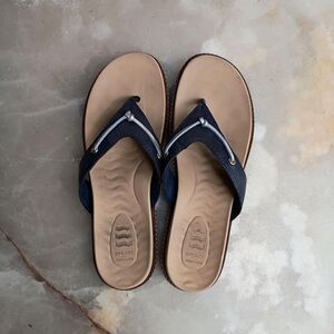 Sperry Women's Navy and Tan Flip Flops, Thong Sandals